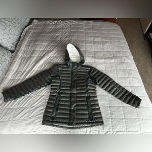 Columbia Titanium Women’s Hooded Puffer Jacket in dark gray, size small